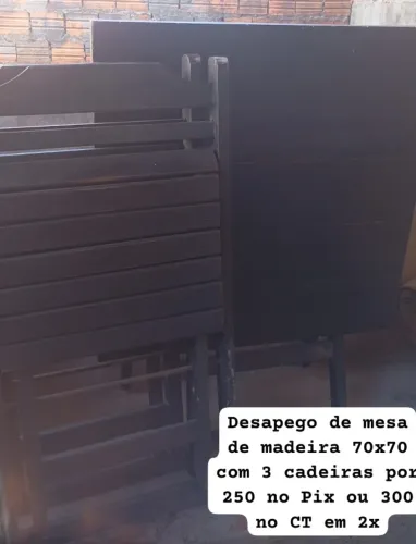 Desapego de mesa de madeira70x70 com 3 cadeiras