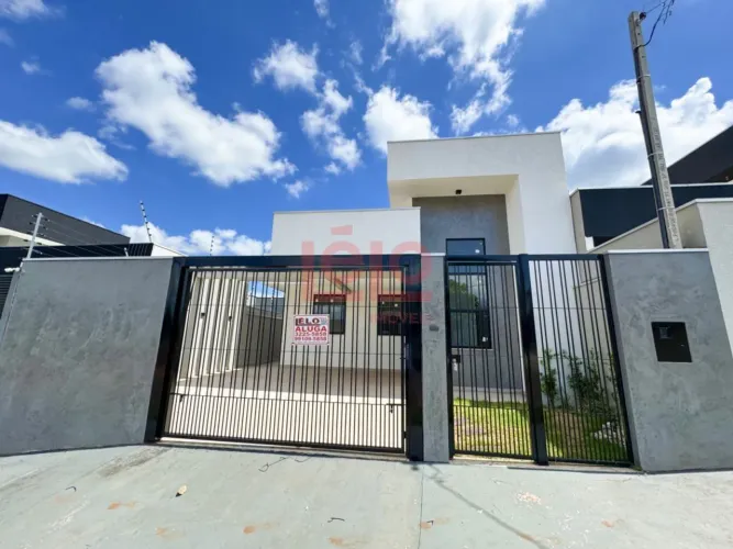 Casa Térrea no Jardim Campos 3 Quartos, Suíte, Garagem para 2 Carros, Terreno de 206m²