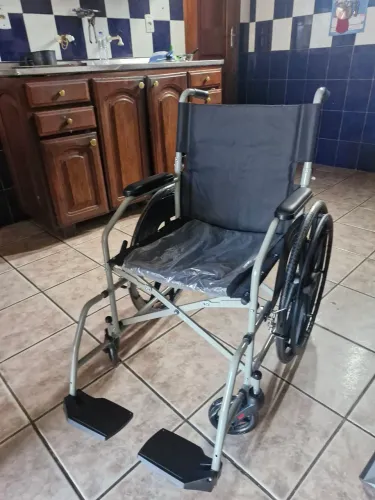 CADEIRA DE RODAS