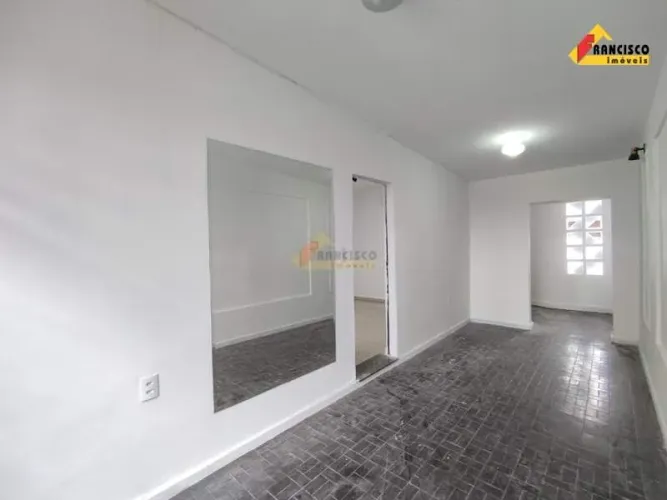 Casa para aluguel, 3 quartos, 1 vaga, Esplanada - Divinópolis/MG