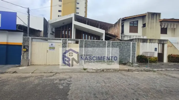 Vendo casa no bairro Grageru, bem localizado em Aracaju  SE
