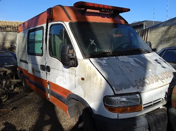 Sucata de Renault Master Ambulância 2006 - Somente para peças