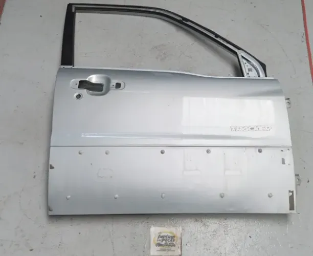 Porta Dianteira Tracker 03/08 Grand Vitara 98/05 Lado Direito Obs #30729
