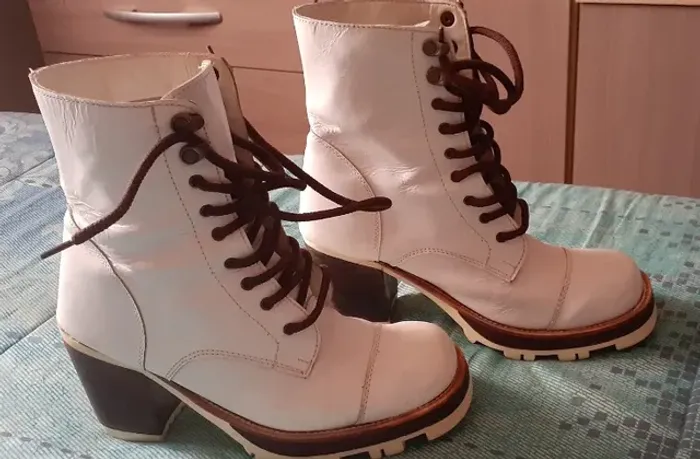 Coturno branco couro legítimo número 39