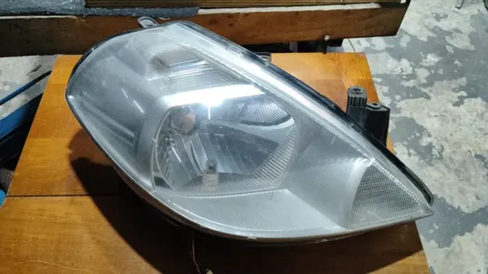 Farol Direito Nissan Tiida