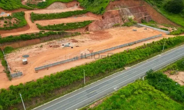 Aluga-se Área Comercial na Rodovia ES 080