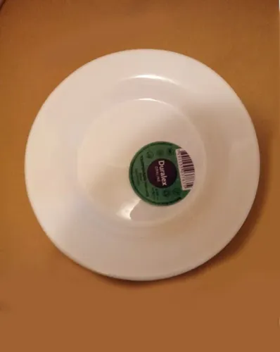 Prato branco raso para sobremesa