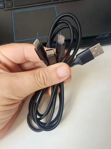 Cabos para Smartphones. Tipo C, Lighting e Micro USB.