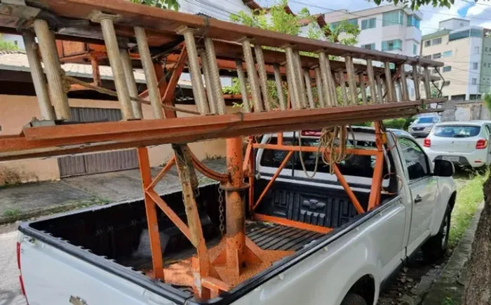 Escada Giratoria com escada de madeira 8m