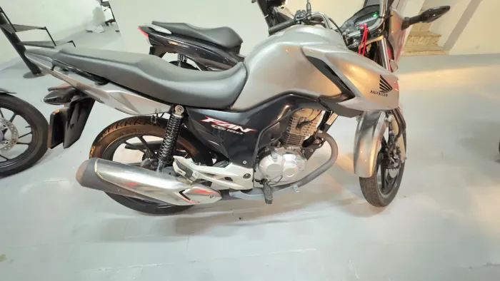 Honda Fan 160 completa apenas 4000 km