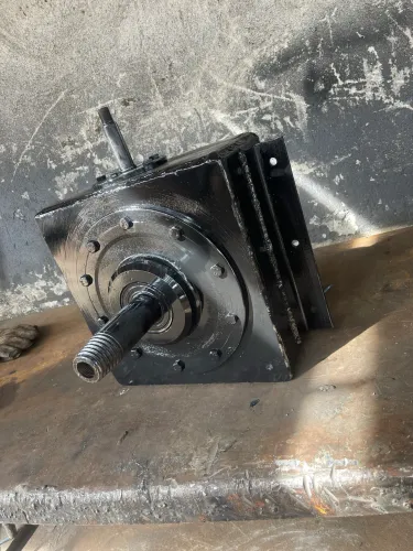 Cabeçote para máquina de poço artesianos