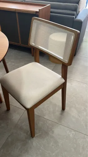 Cadeira de Jantar Tauari Encosto com Tela MOSTRUÁRIO