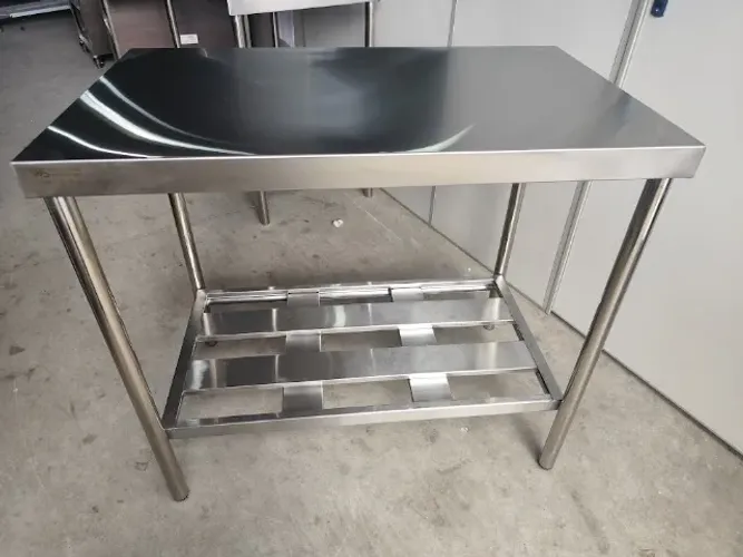 Bancada de Aço Inox - Superfície Antiderrapante e Resistente