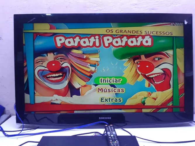 Tv 40 pol samsung no precinho funcionando perfeitamente sem detalhes.