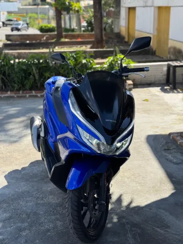 Vendo PCX em ótimo estado de conservação