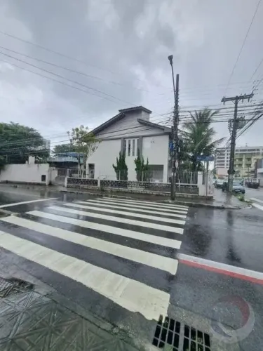 Casa para Venda em Florianópolis, Estreito, 6 dormitórios, 3 suítes, 5 banheiros, 4 vagas