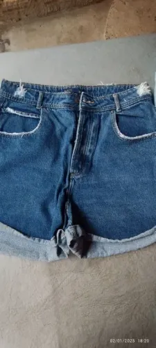 Short Feminino em Ótimo estado.