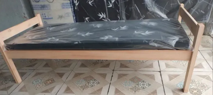 Cama de solteiro madeira maciça eucalipto com colchão NOVOS PROMOÇÃO IMPERDÍVEL 
