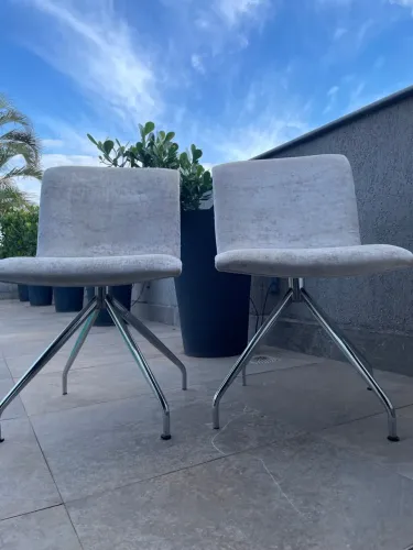 Cadeiras modernas com design elegante