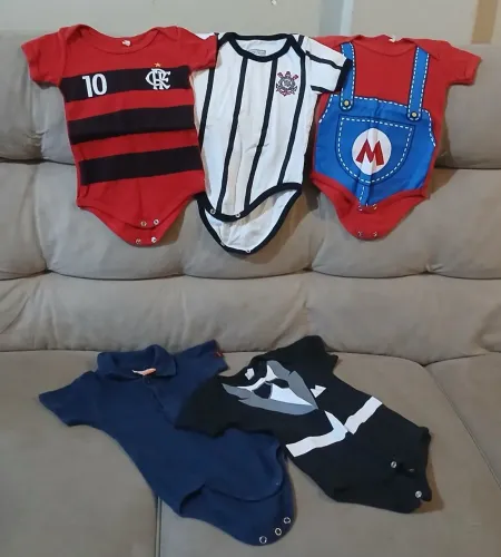 Bodies e macacões para bebê de 05 a 12 meses