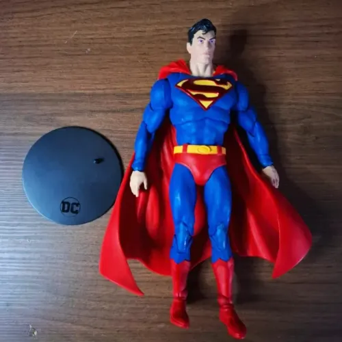 Figura de ação Superman Comics 100 MCfarlane DC Multiverse 1ª versão