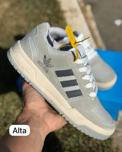 Tênis ADIDAS 
