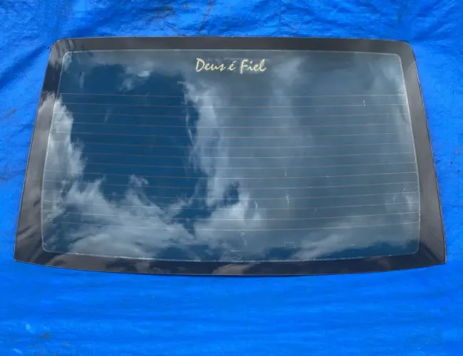 Parabrisa Traseiro Vigia Ford Focus Sedan 2000 a 2008 