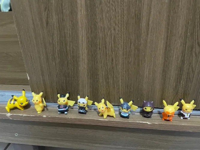 Bonecos Pikachu - Coleção Completa