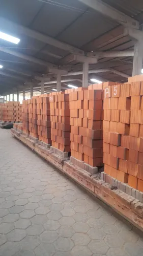 Trabalho com vendas de tijolos diretamente de fábrica ? entregamos em sua obra.