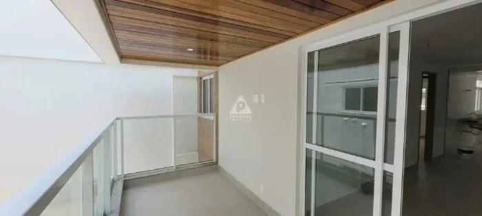 Ótimo Apartamento no Coração da Tijuca !!!
