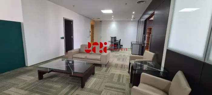 Sala comercial na Berrini - 220m², mobiliada, 06 vagas de garagem