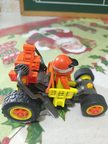 Playmobil carro com boneco 