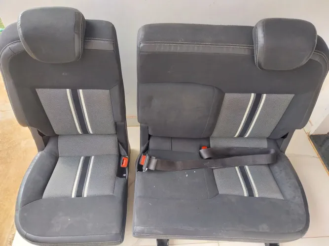 Jogo de bancos Spin ou pra Adaptar ou fazer sofa . 