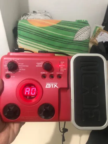 Pedal de efeitos Boss B1X