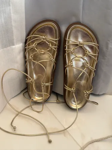 Papete dourada Arezzo