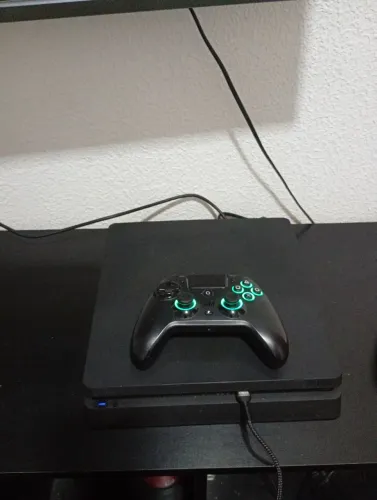 PS4 slim excelente estado