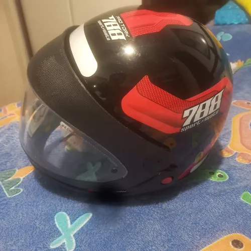 Capacete vermelho  novo, tamanho 60