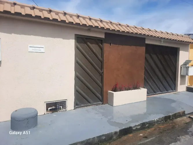 CASA NOVA CIDADE/ 2 QUARTOS/ EDICULA COM BANHEIRO E DEPÓSITO/ PORTÃO AUTOMÁTICO