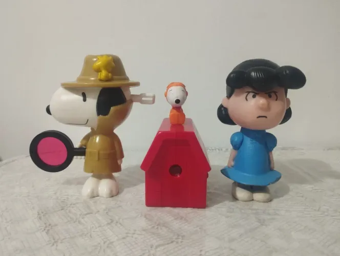 Lote 3 Brinquedos Bonecos Miniaturas Snoopy Mcdonalds.