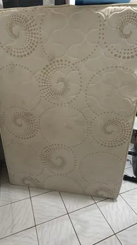 Cama de casal semi novo 