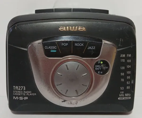 Walkman Aiwa HS-TA273W - Funciona o Rádio (Contém marcas de uso)