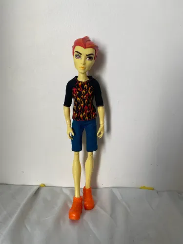 Boneca Monster High Chw72 Ghoul Fair Heath Burns