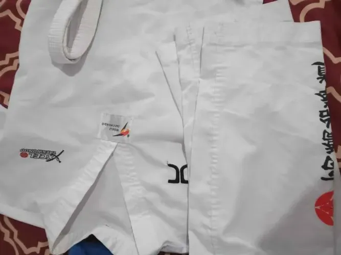 Kimono Taekwondo tamanho 150cm criança
