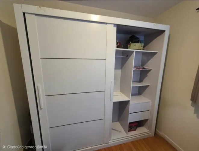 Guarda-roupa casal branco