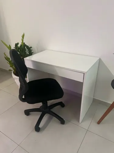 Escrivaninha + Cadeira de escritório
