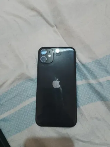 iPhone 11 preto (com a placa com defeito)