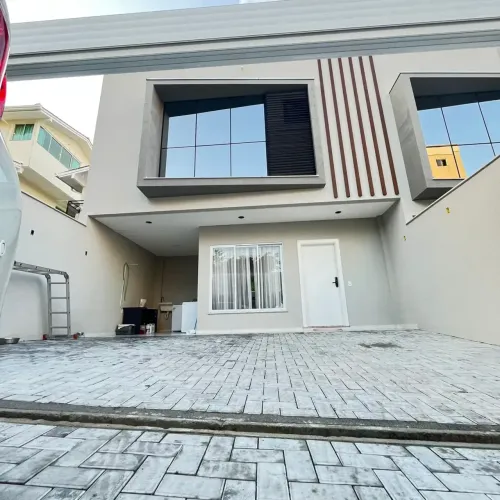 SOBRADO EM ITAPEMA, COM 03 SUITES, 03 VAGAS, FINANCIÁVELl!!! Morretes