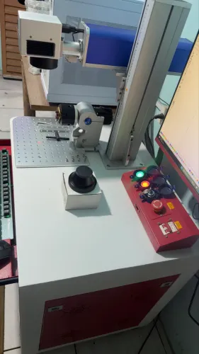 Zl TECH LF-30 ( Máquina de gravação a Laser por Fibra)