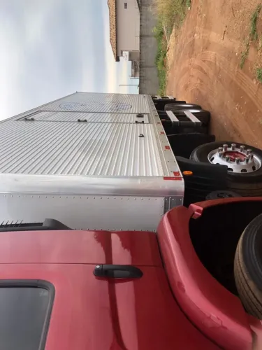 Baú truck carga seca