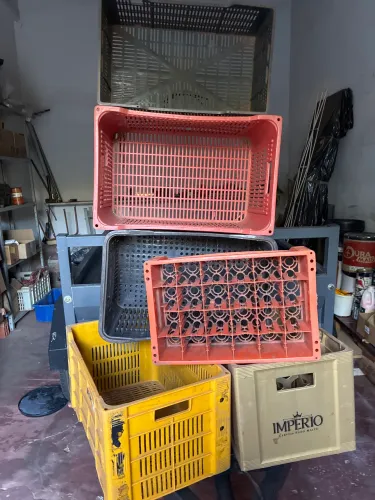 Caixas de plástico com e sem divisão $ 20,00 cada